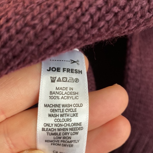 Joe Fresh Turtle Neck - Picture 3 of 3
